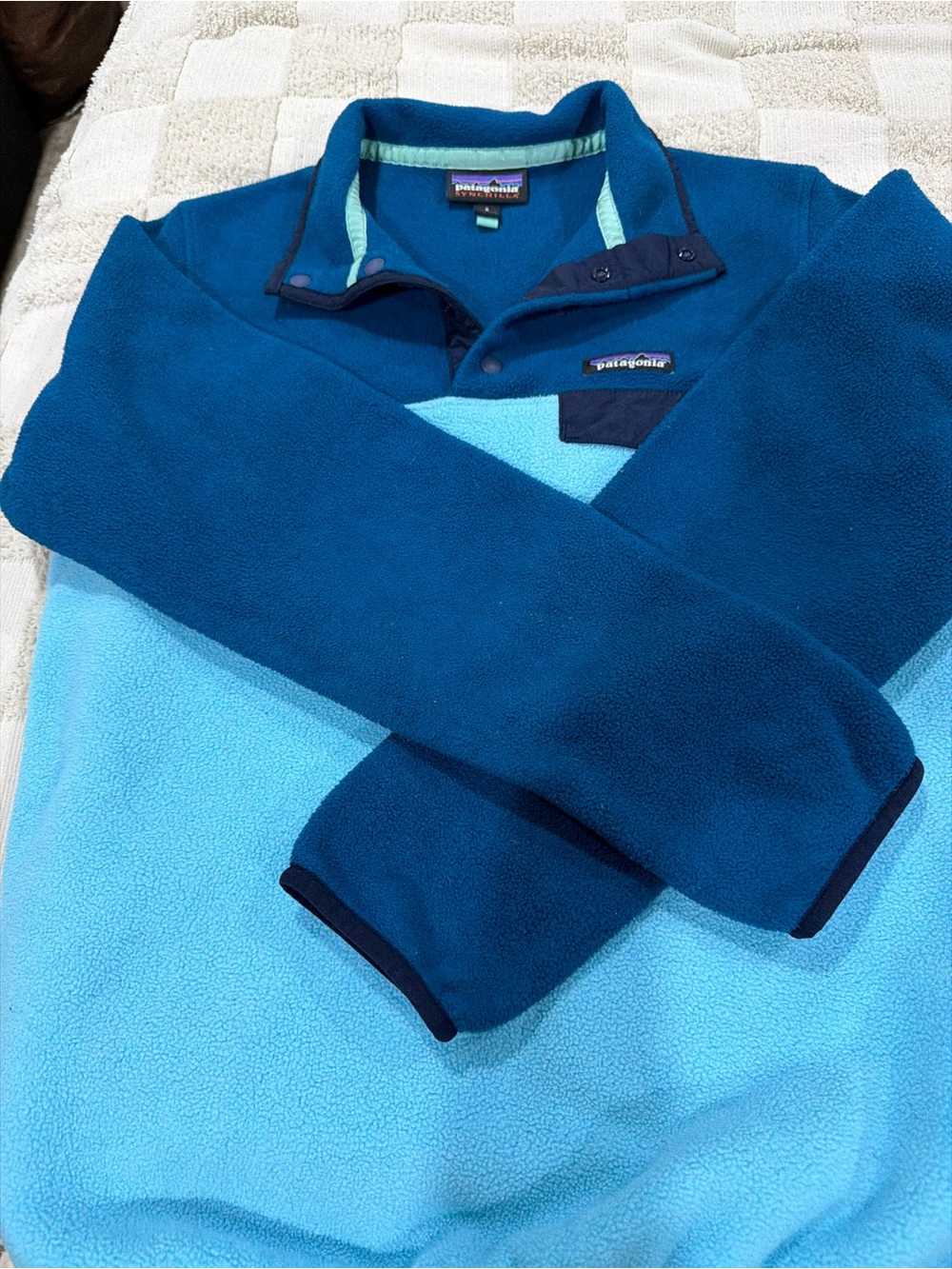 Patagonia Women's Two-Tone Blue Fleece Zip Pullover